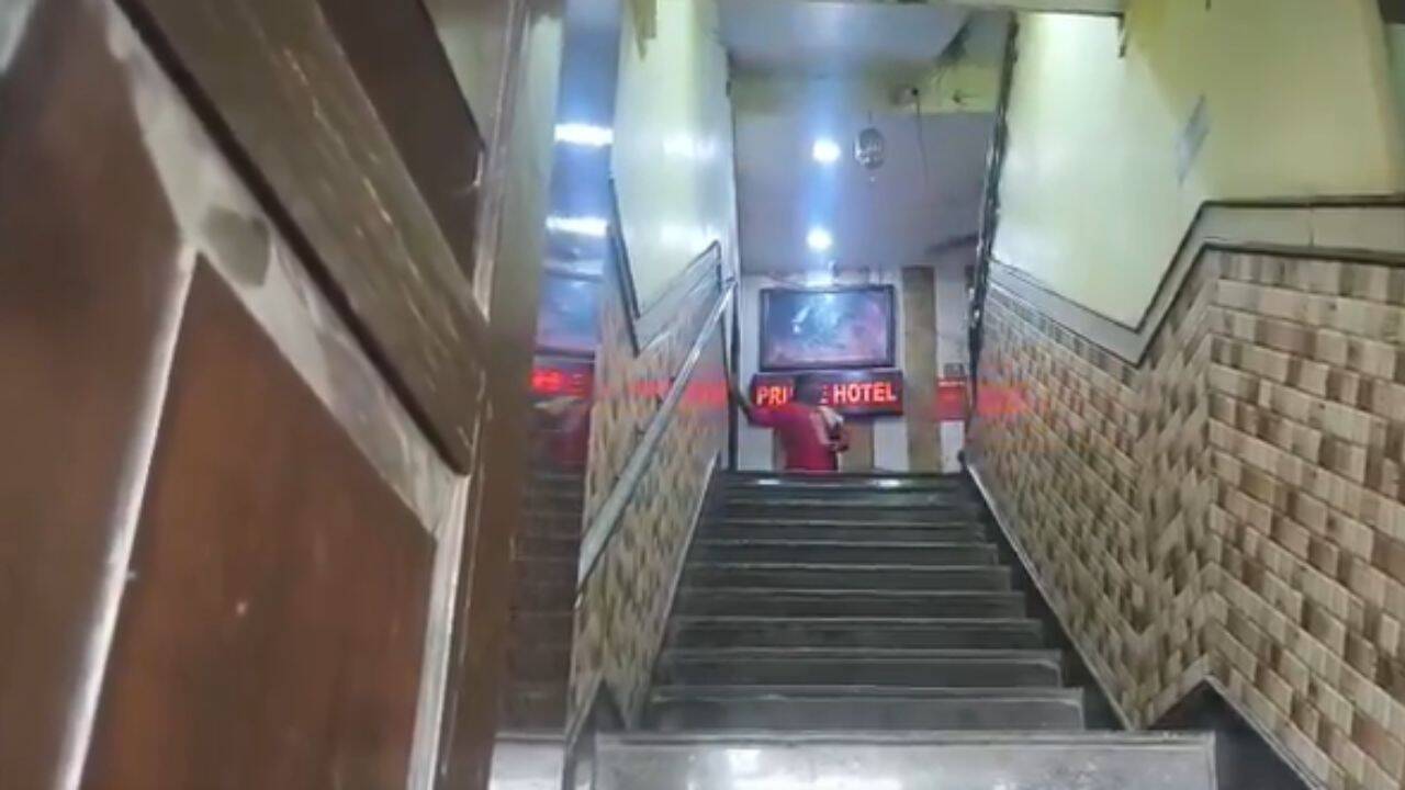 Delhi horror: Woman stabbed to death by husband at hotel, accused attempts suicide