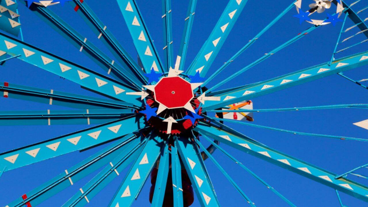 Retired repairman built wind-powered sculptures; his park now draws 194,300 visitors, $5.3 million