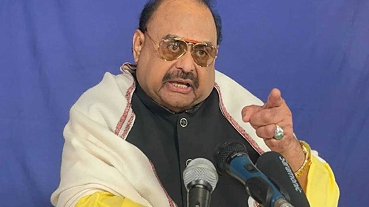 ‘Growing differences between military, Zardari’: Self-exiled Pak politician makes big claim