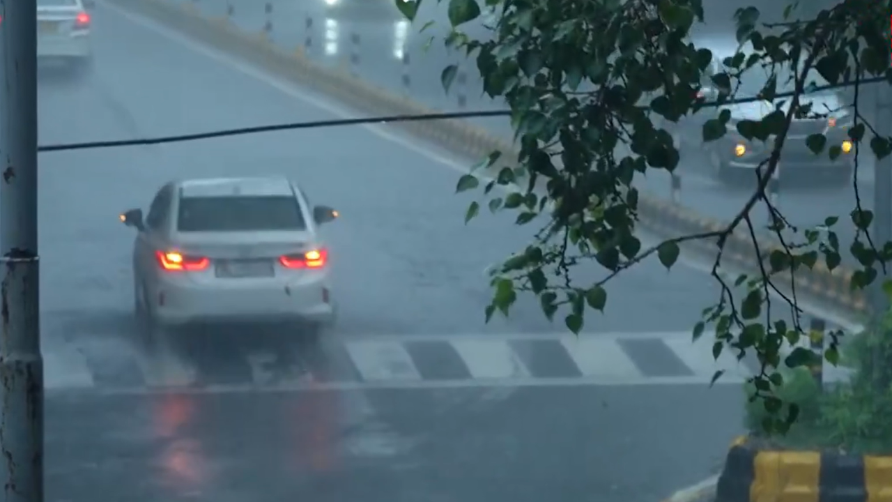 Heavy rain lashes parts of Delhi; IMD issues red alert for thunderstorms, gusty winds