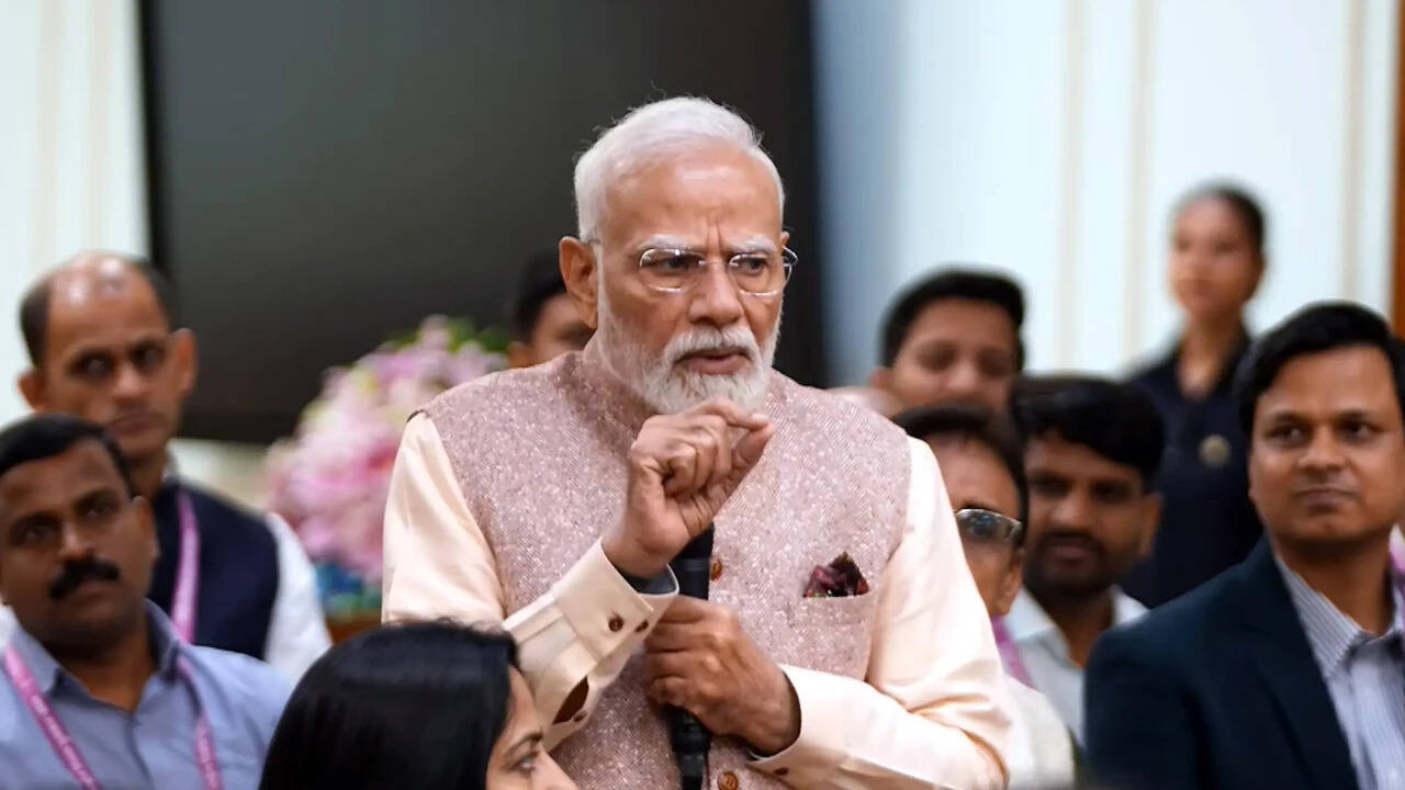 'Must step beyond books to connect with children': PM Modi's message on Teachers' Day
