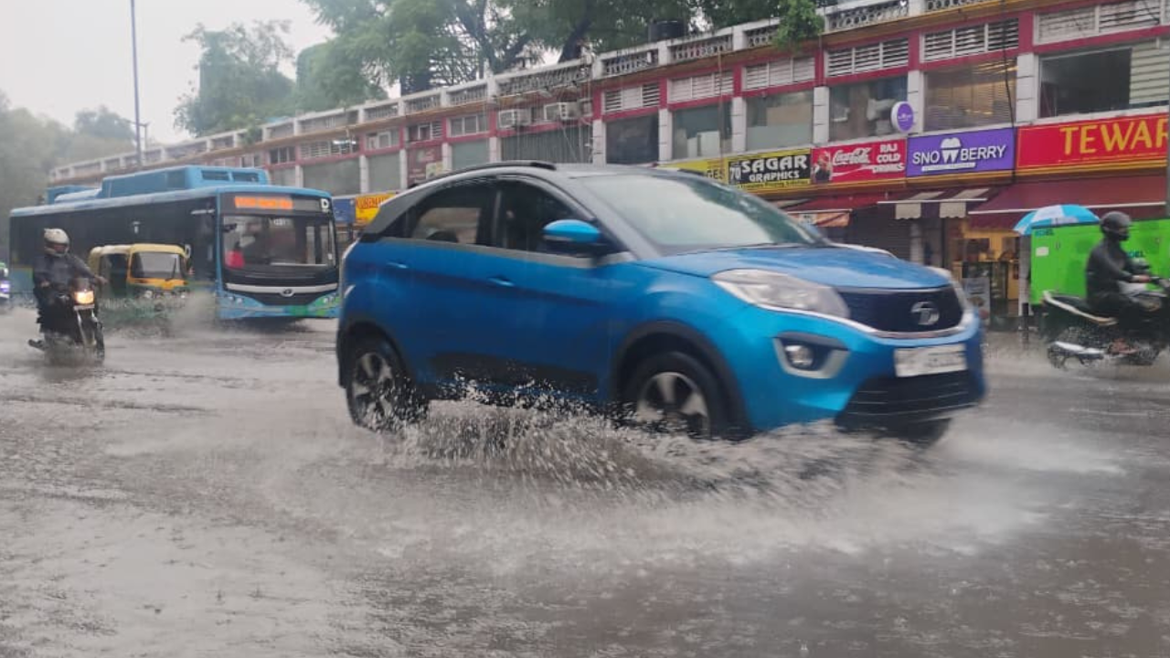 Delhi-NCR battered by heavy rain, several areas waterlogged; IMD issues alert