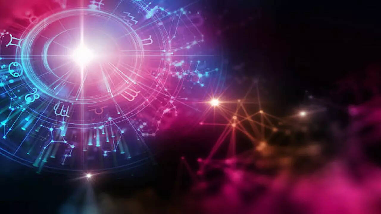 Love Horoscopes Across Zodiac Signs Emphasize Communication, Honesty and Shared Experiences