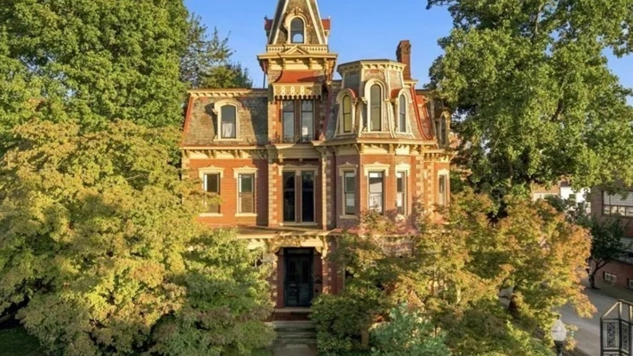 1878 West Virginia mansion stays in one family for 148 years, now asks $695,000