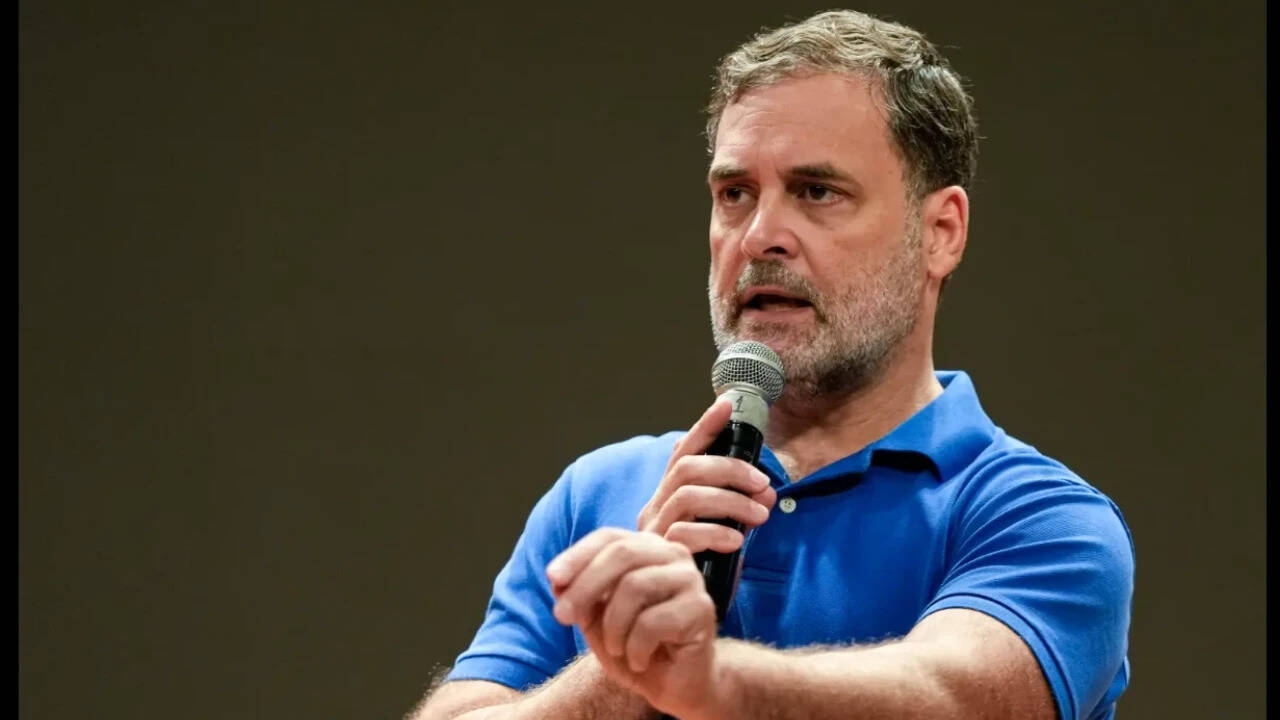 When you ask accountablity, PM says 'dimagi naxal': Rahul on Delhi PG collapse