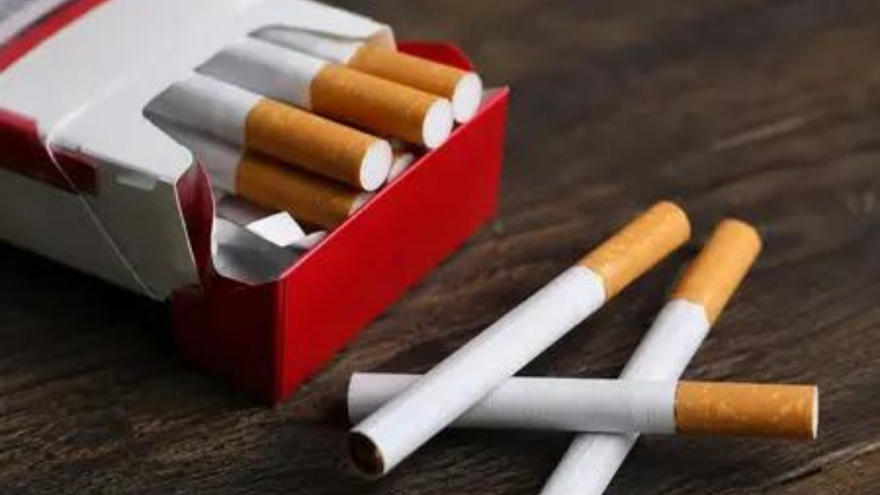 Passive smoking deaths up 50% since 1990: Lancet