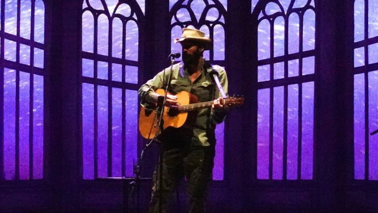 Ray LaMontagne treated for dehydration after Nashville show collapse