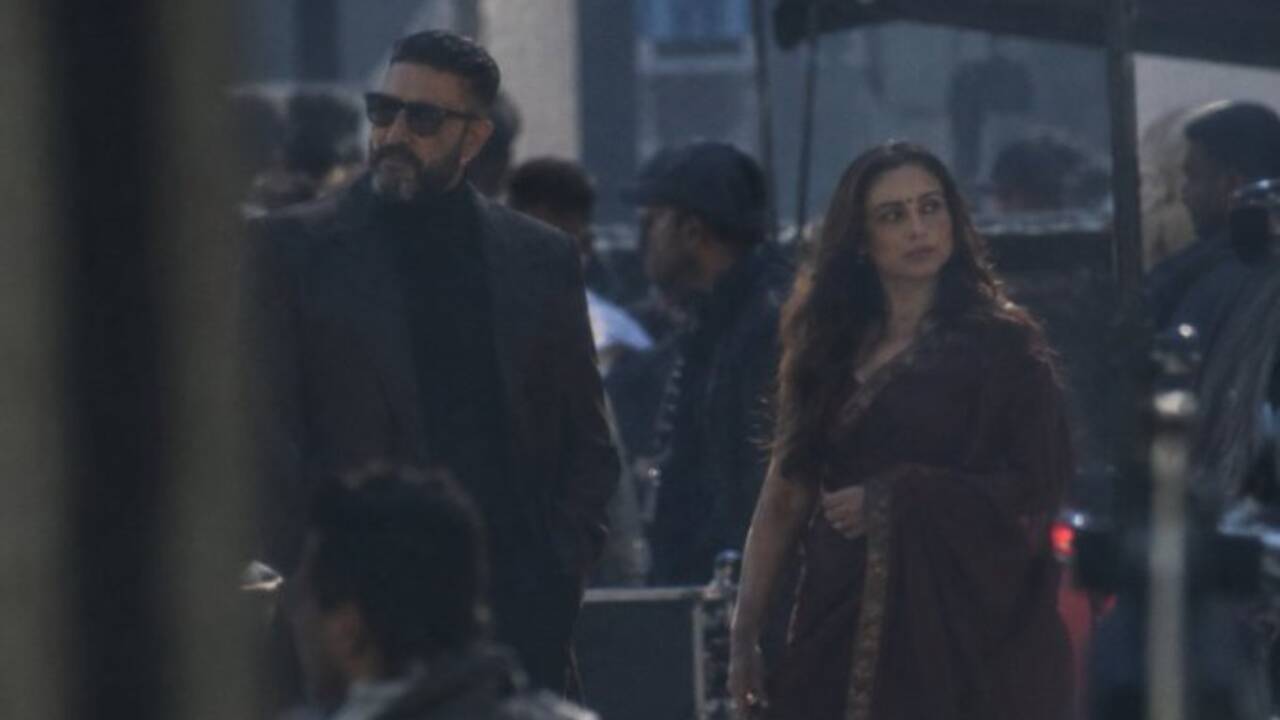 Viral: Rani-Abhishek's pic on 'King' sets sparks nostalgia