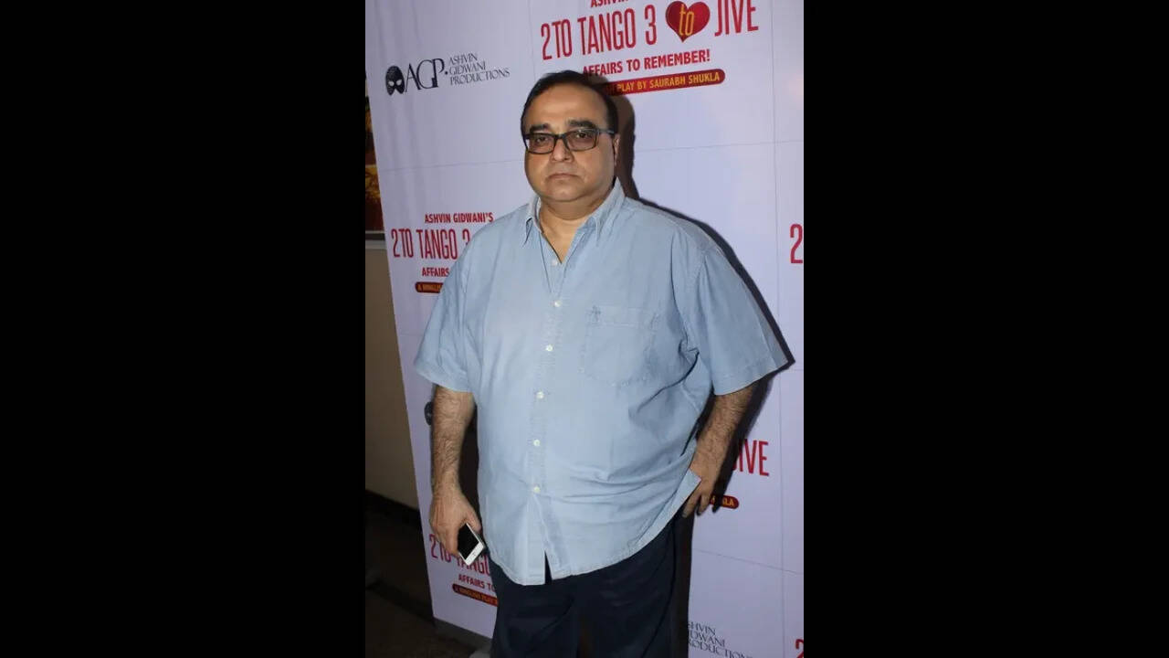 'Batwara 1947' director Rajkumar Santoshi regrets missing the opportunity to work with Dharmendra
