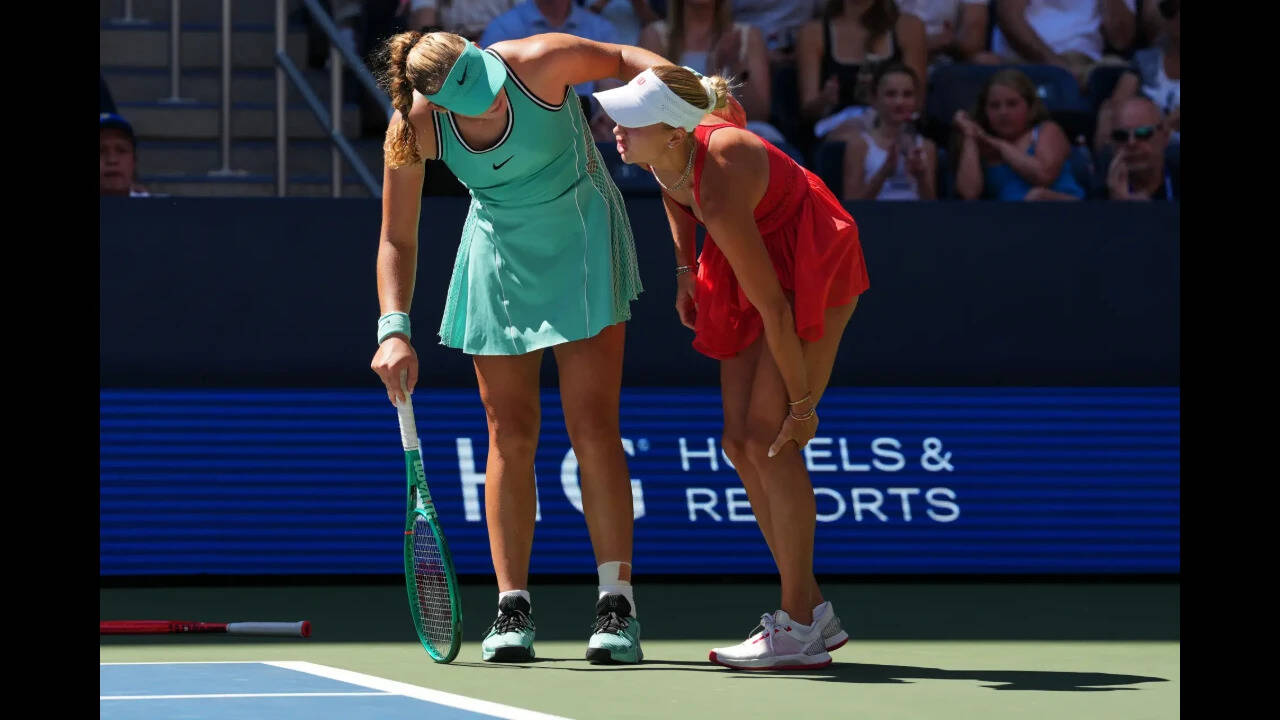 US Open: Andreeva rushes to injured friend Potapova’s aid in touching moment