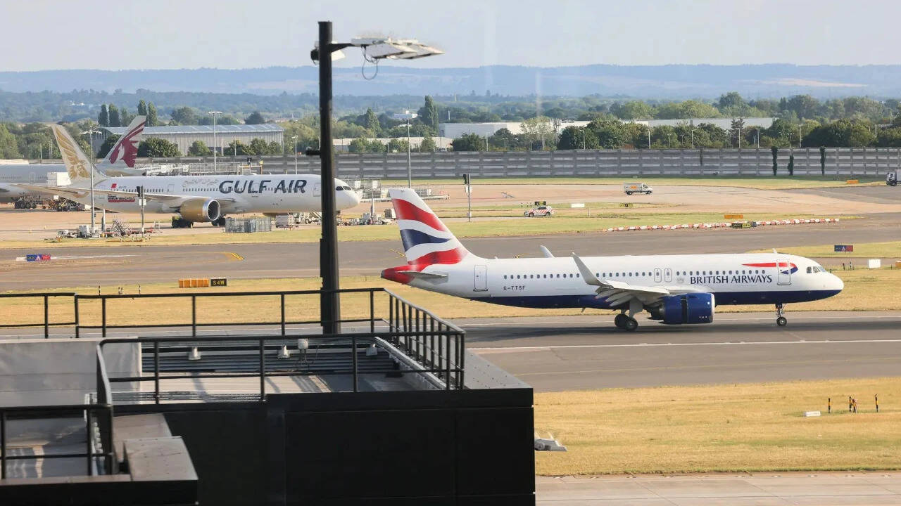 Airport chaos in UK: Nearly 300 flights cancelled due to air traffic control glitch
