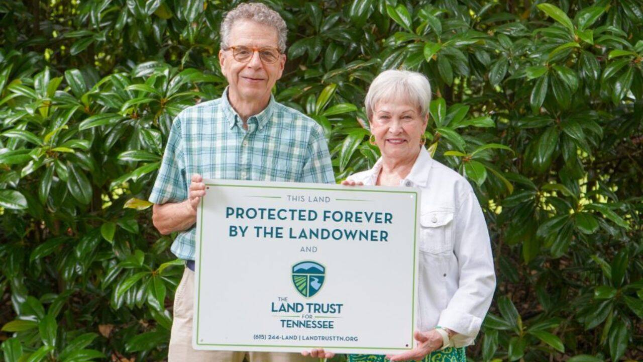 A couple bought a cabin over Tennessee river which they later protected for the future