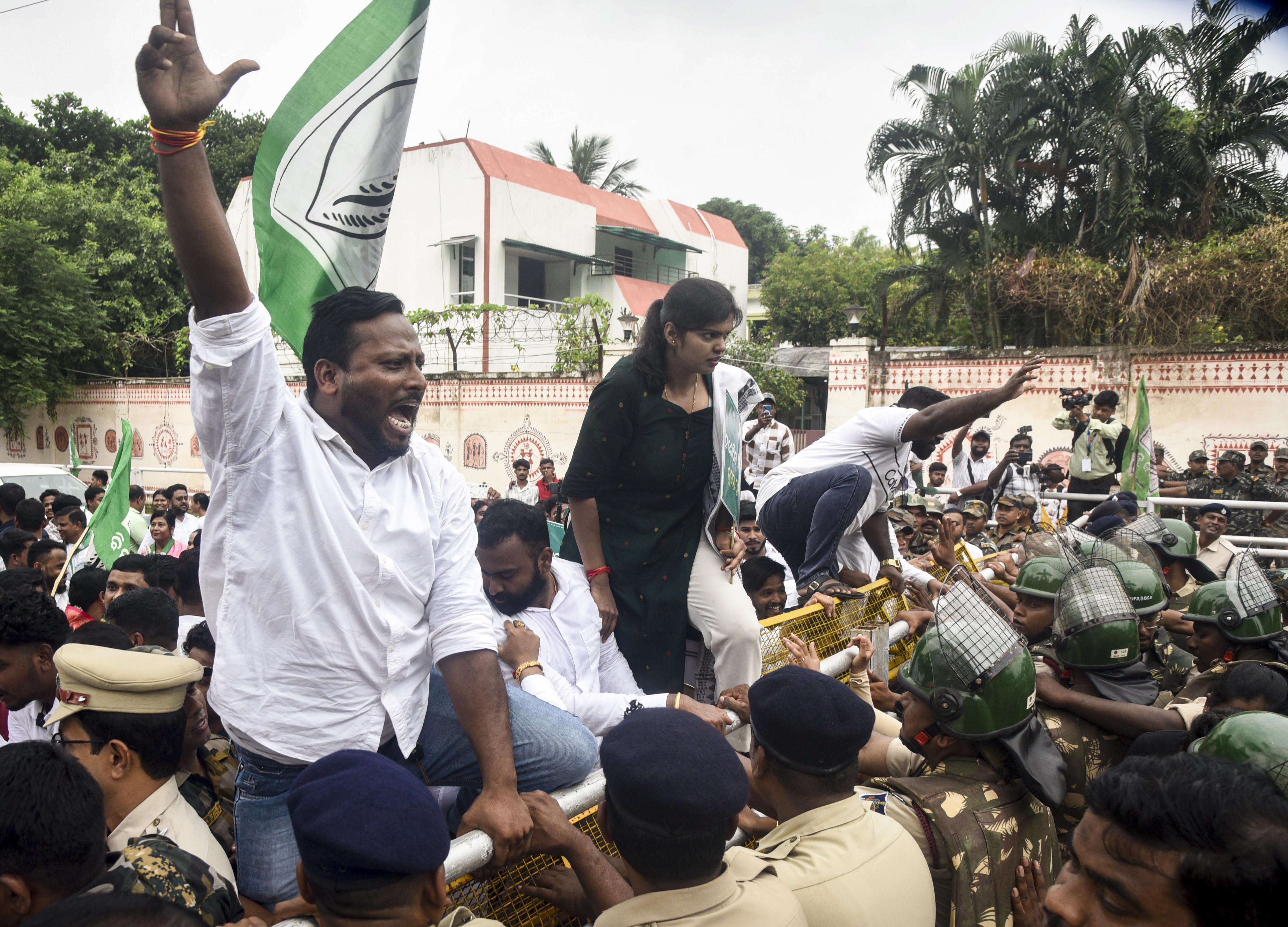 BJD seeks rollback of MMDR Act amendments in meeting with governor