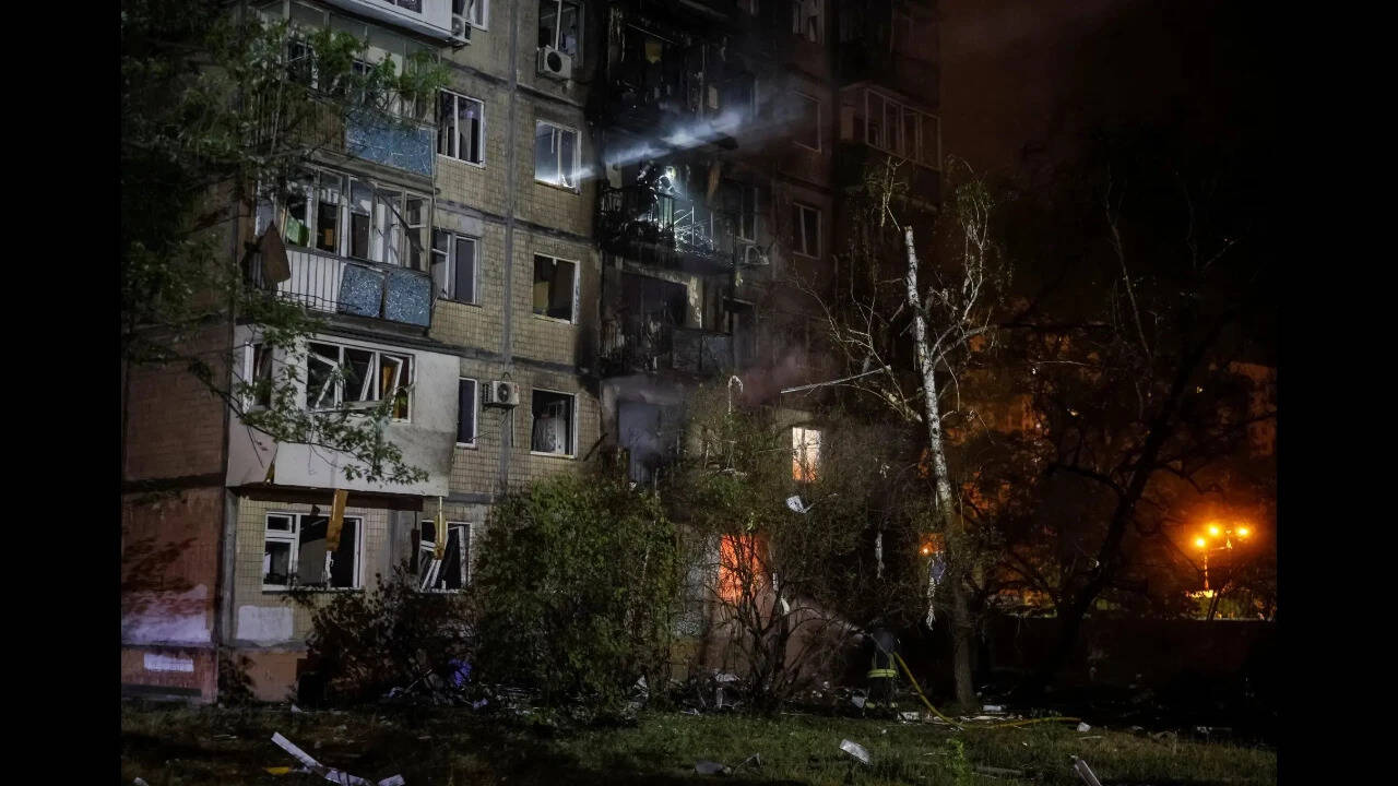 Eight killed in Russian strikes on Ukraine; Putin warns Europe over troop deployment