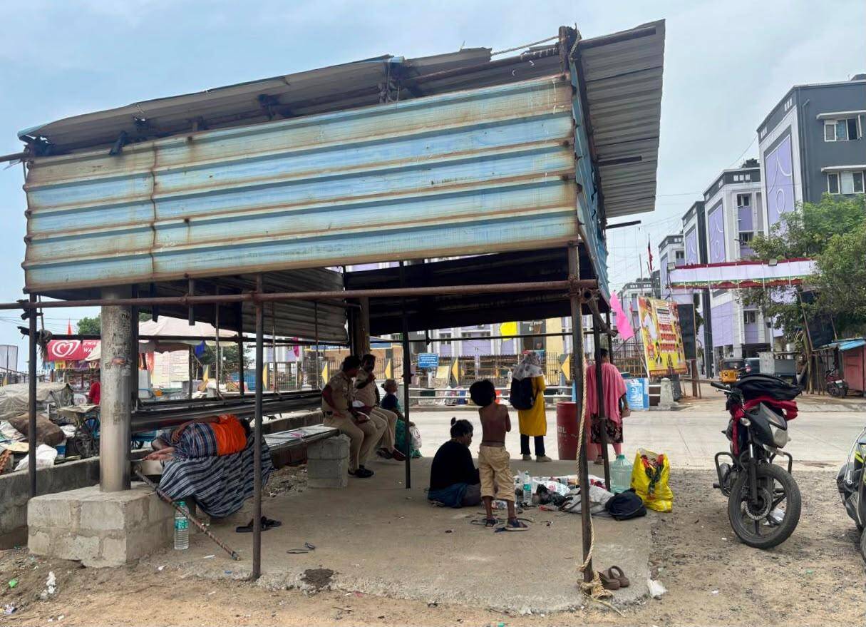 Lighthouse Bus Stop Lacks Basic Shelter