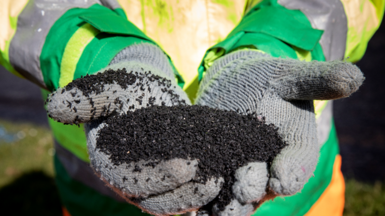 Britain used waste tyres in M1 asphalt, recycling up to 750 per kilometre