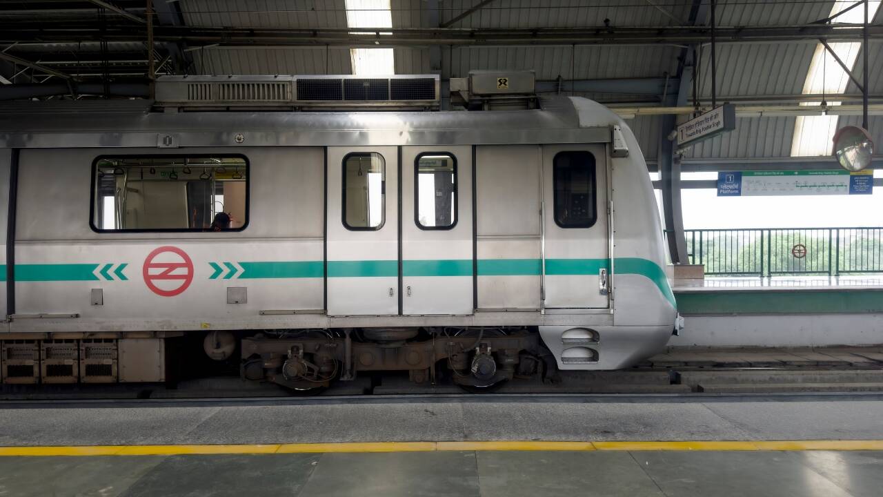 From escalator rails to lift buttons: 5 germ hotspots you touch at metro stations
