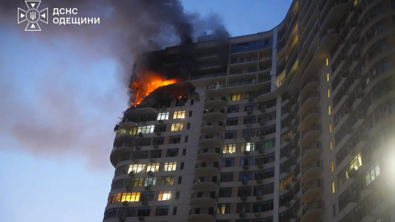 2 killed in Russian city as Ukraine, Russia exchange drone strikes
