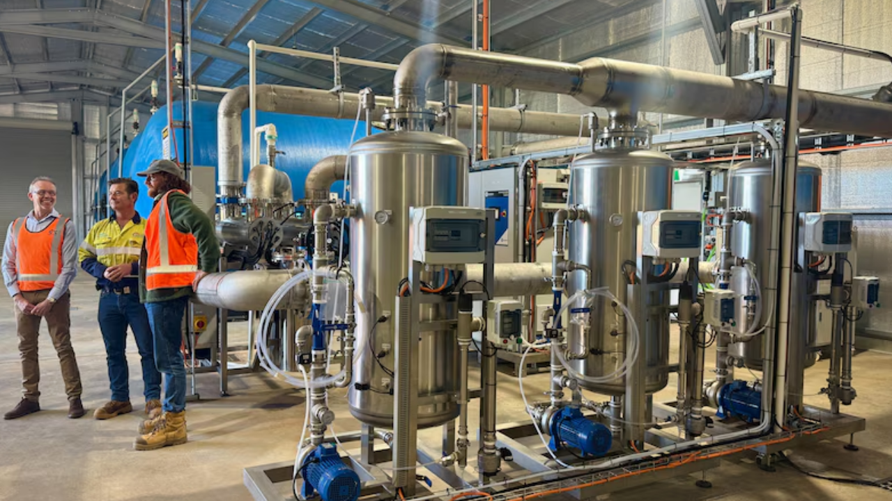 Dubbo Wastewater Plant Starts: New catalyst breaks down stubborn pollutants; city bets on recycled water