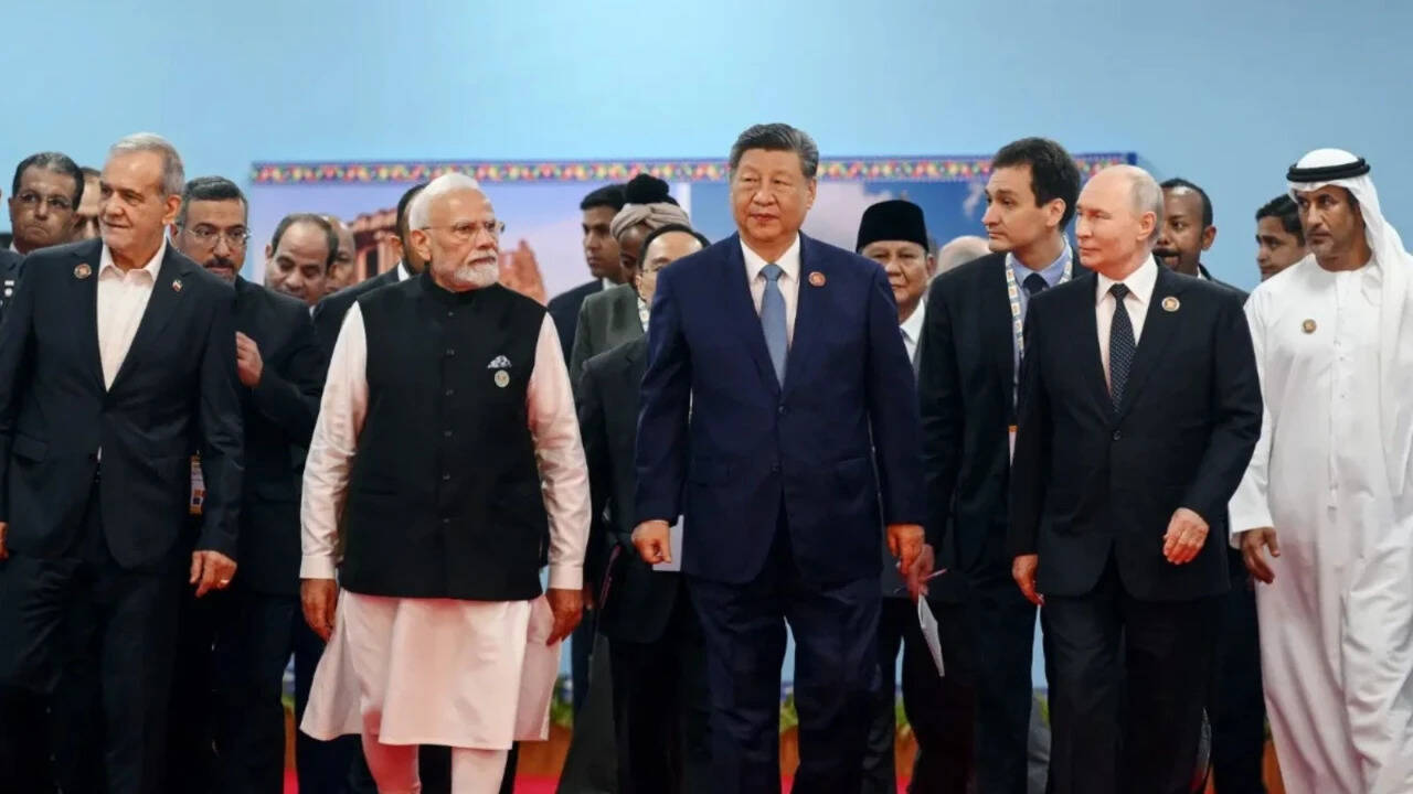 India builds Brics without breaking up with US