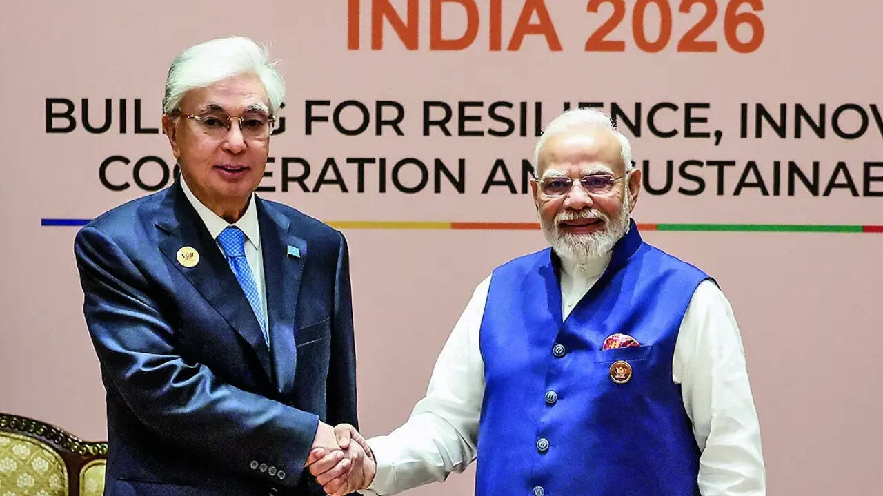 15 bilateral meets, several pull-asides on summit margins