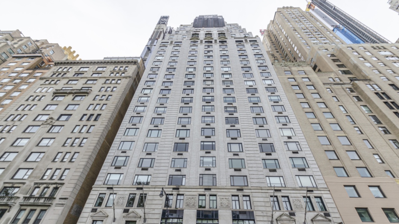 Manhattan penthouse once marketed at $40 million sells for $6.765 million