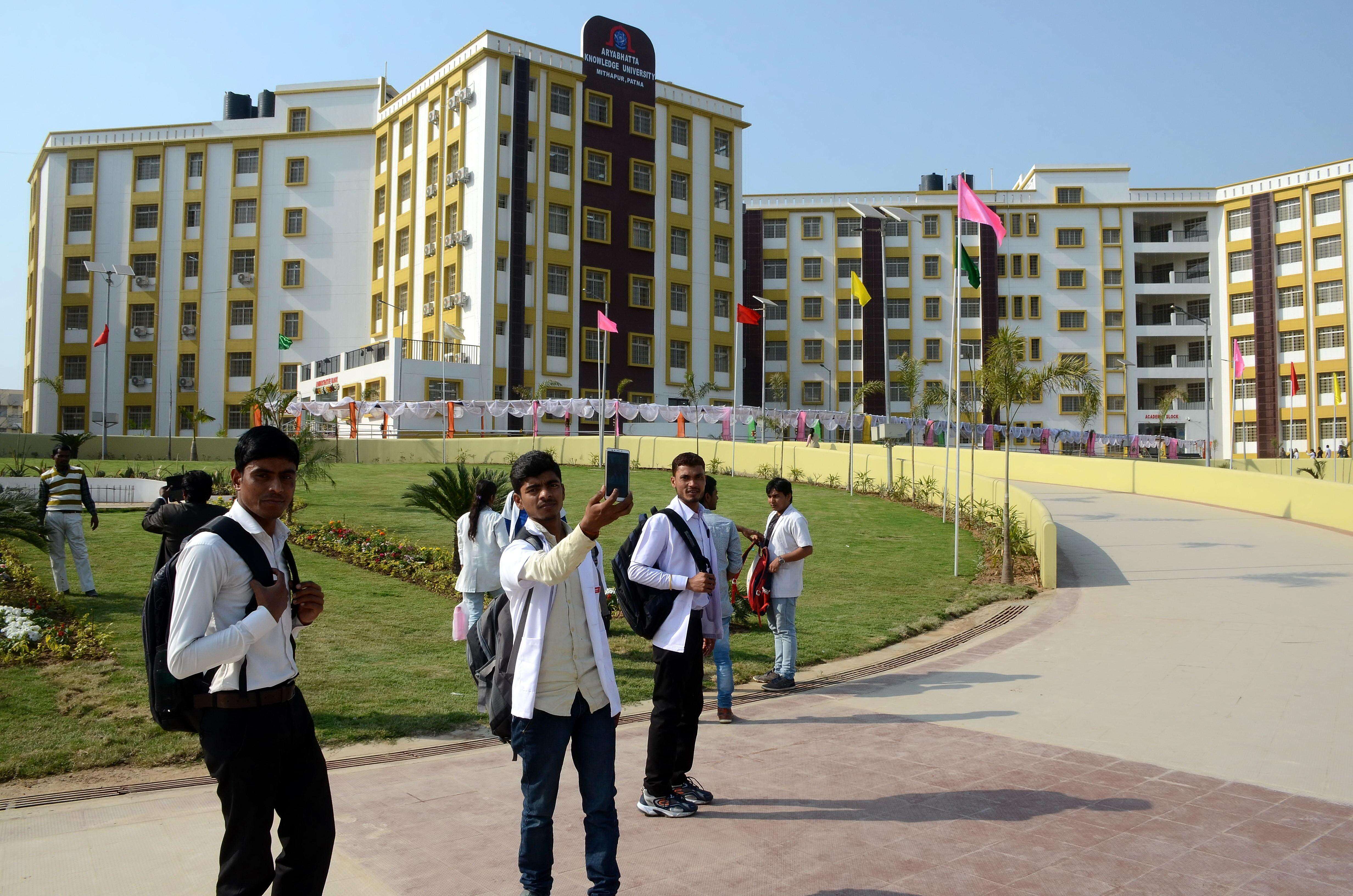 Chancellor Intervenes to Curtail Vice-Chancellor Powers Amid Patna University Strife