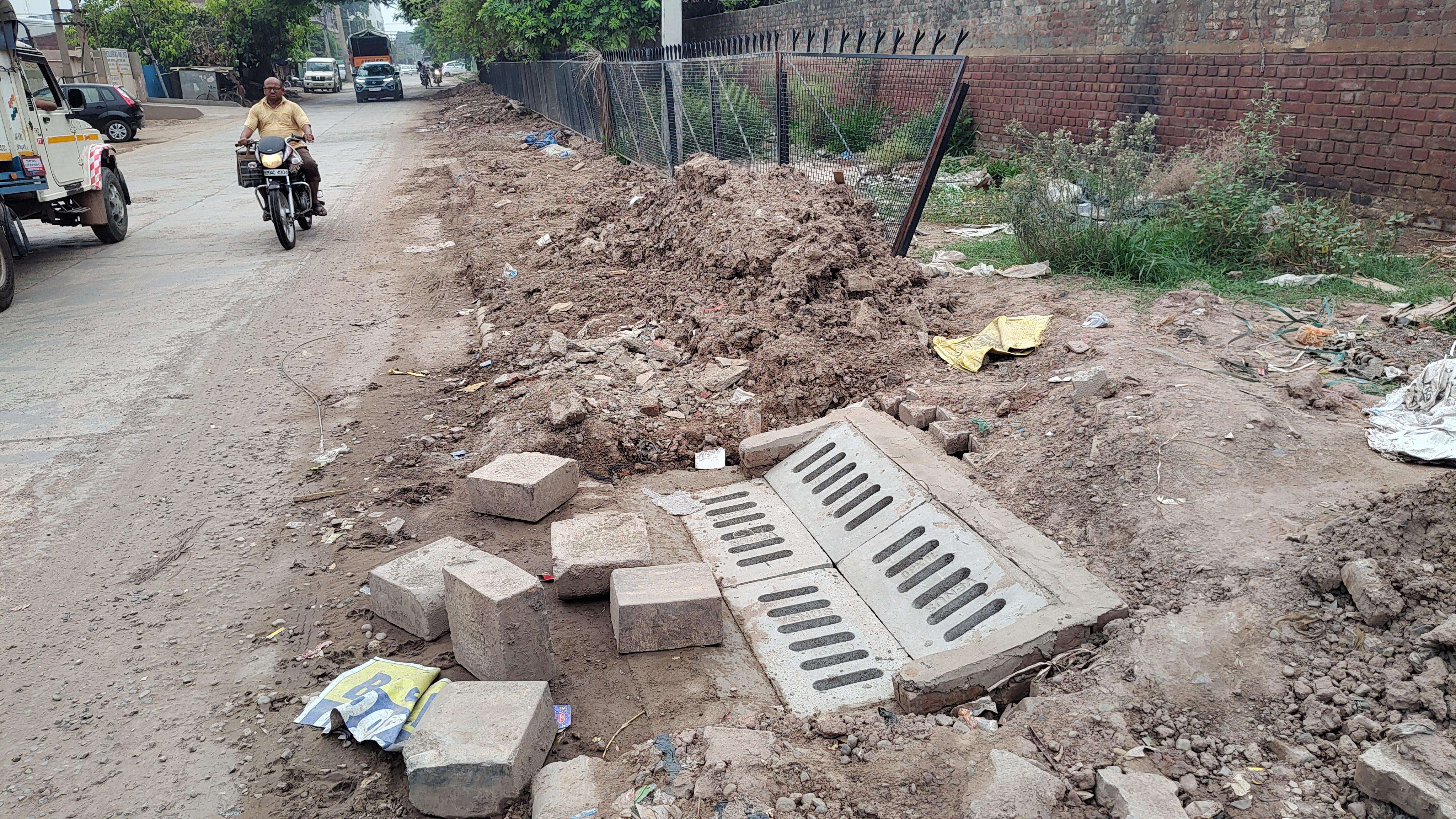 Complaints pour in but Pkl roads still riddled with potholes