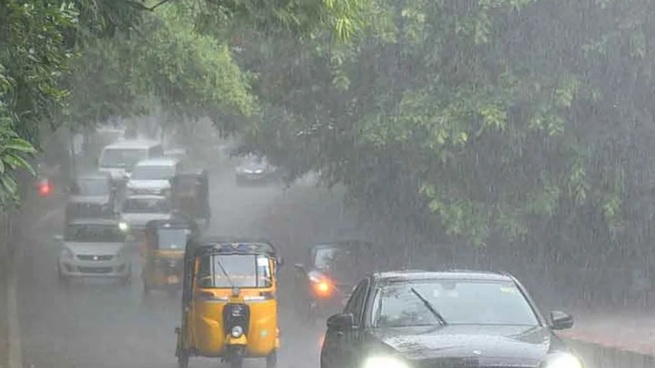 Weather tomorrow: IMD forecasts rain, thunderstorms in 18 states; 60 kmph winds likely