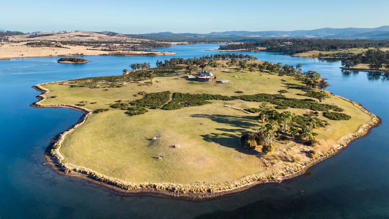 Australian couple bought a barren 26-hectare island; 17 years later, they moved in