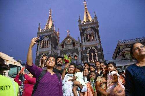 Mumbai Transport Authorities Deploy Additional Fleet for Annual Bandra Fair