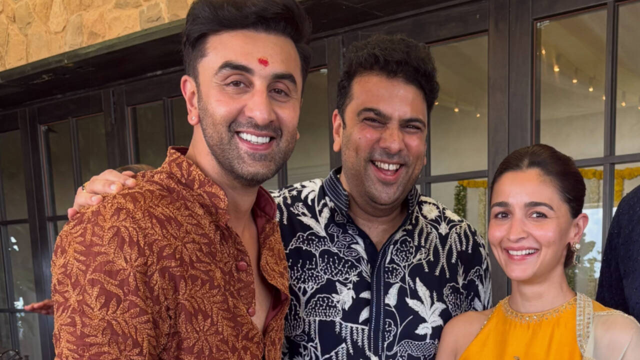Ranbir, Alia celebrate Ganesh Chaturthi 2026 at home; festive PICS go viral