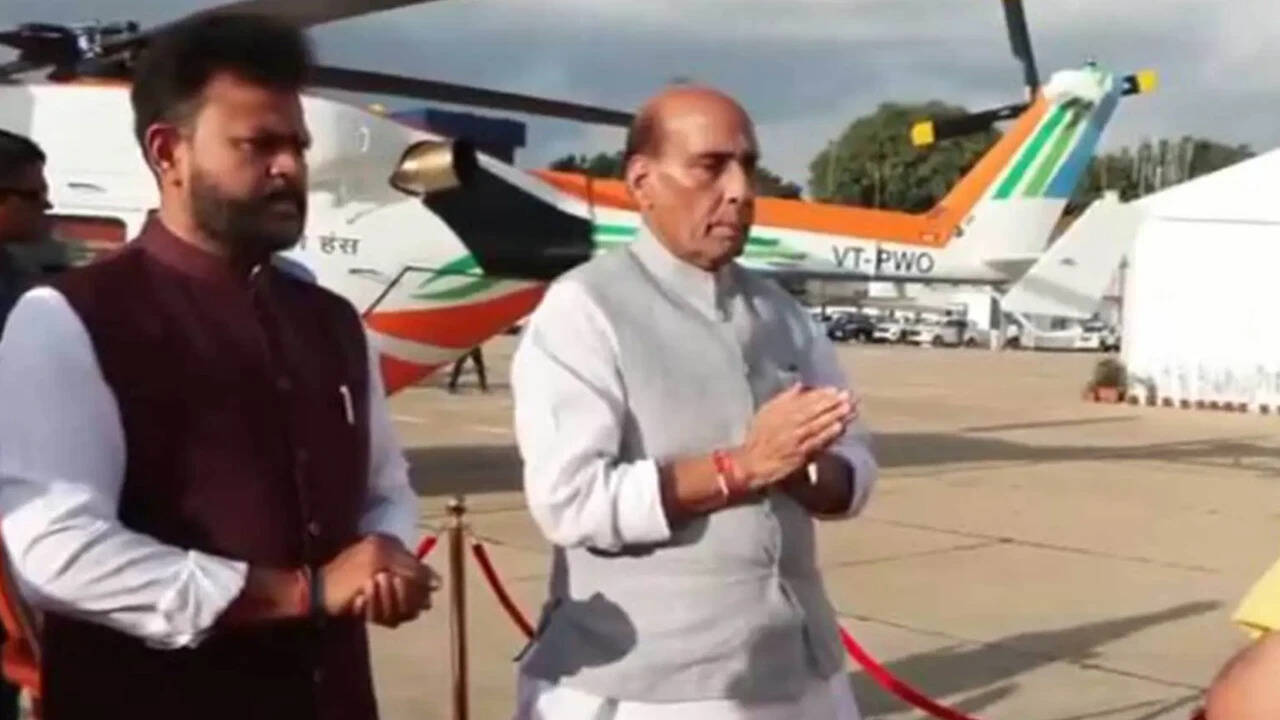 HAL hands over LCA FOC trainers, HTT-40 to IAF, 4 Dhruv-NG choppers to Pawan Hans
