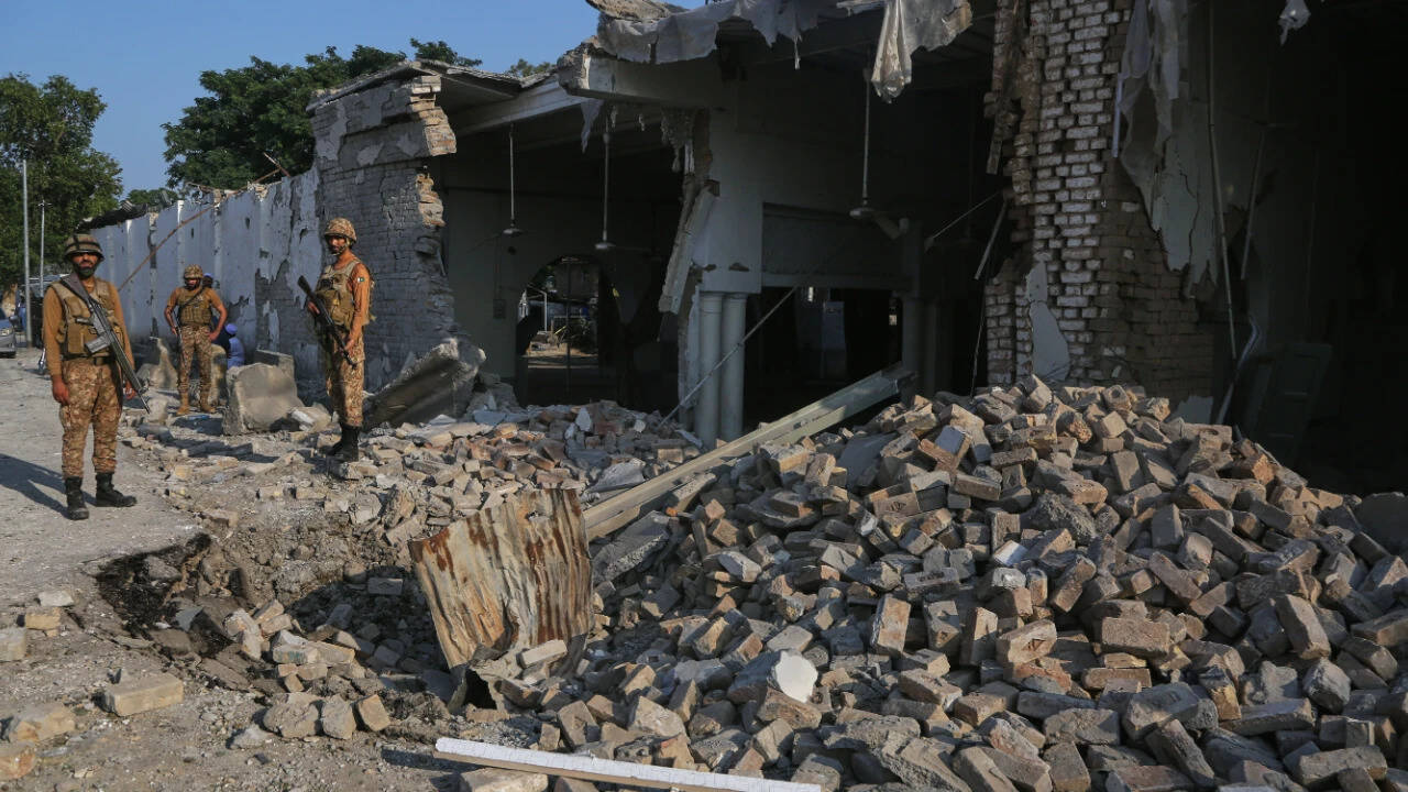 Suicide blast at Pakistan police compound: Death toll mounts to 31