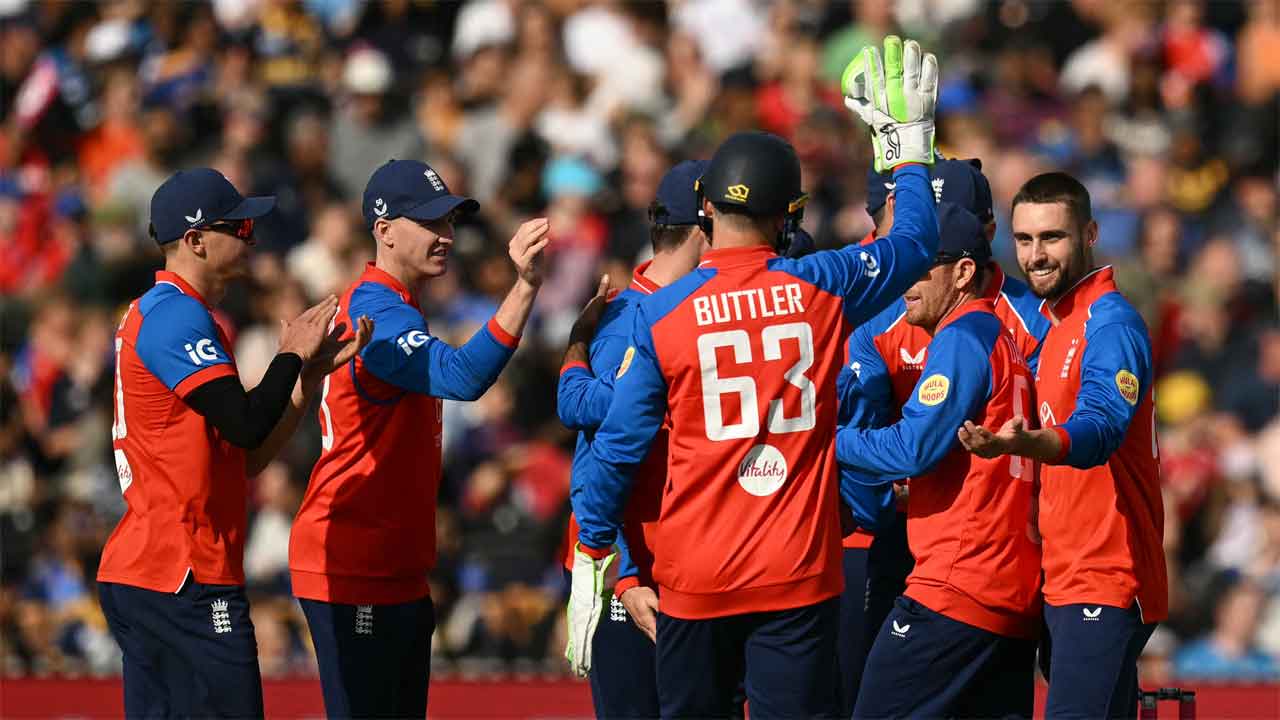 England sweep Sri Lanka 3-0, replace India at top of T20I rankings