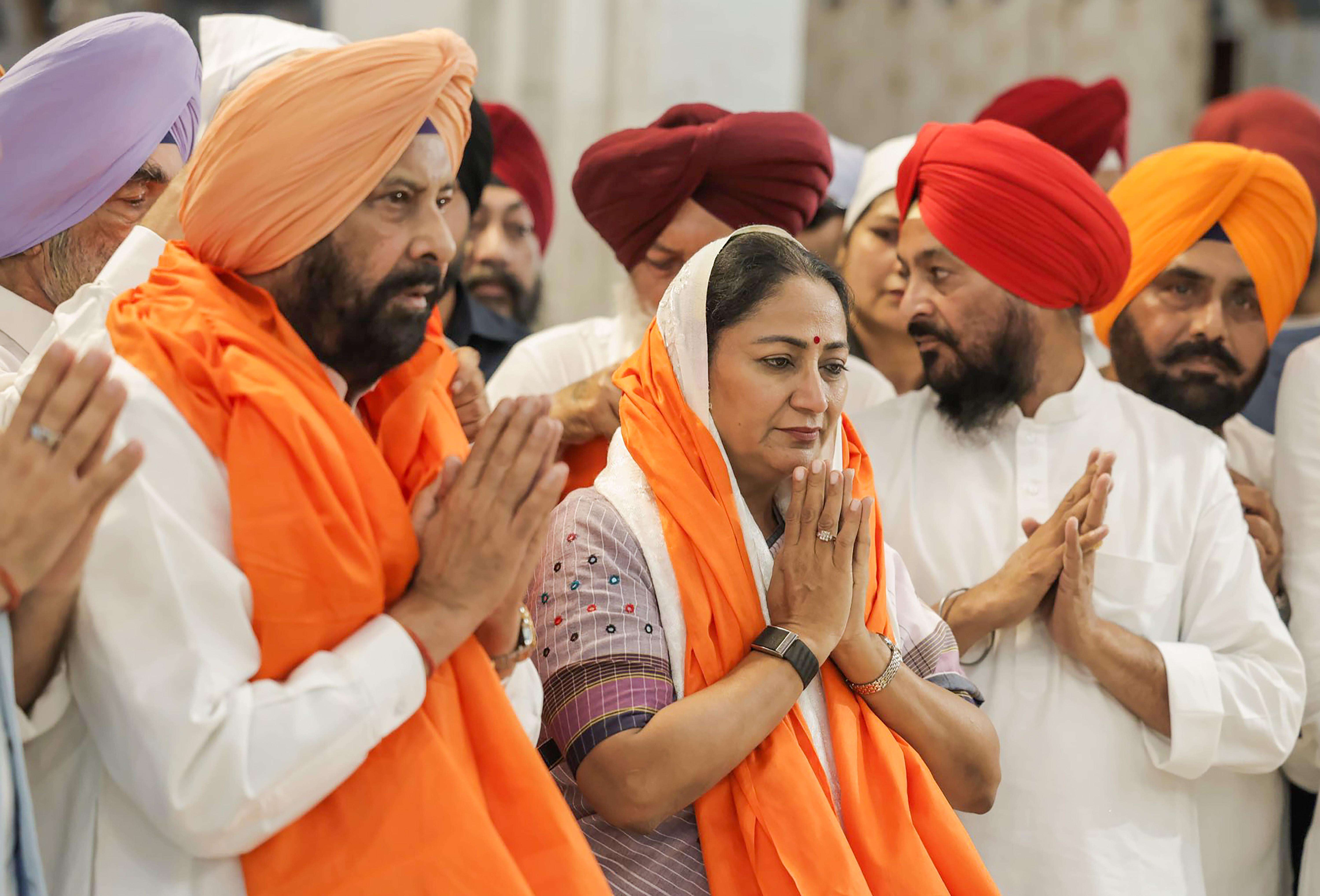 Anti-Drug Mobilization as Delhi Chief Minister Flags Off Punjab Yatra