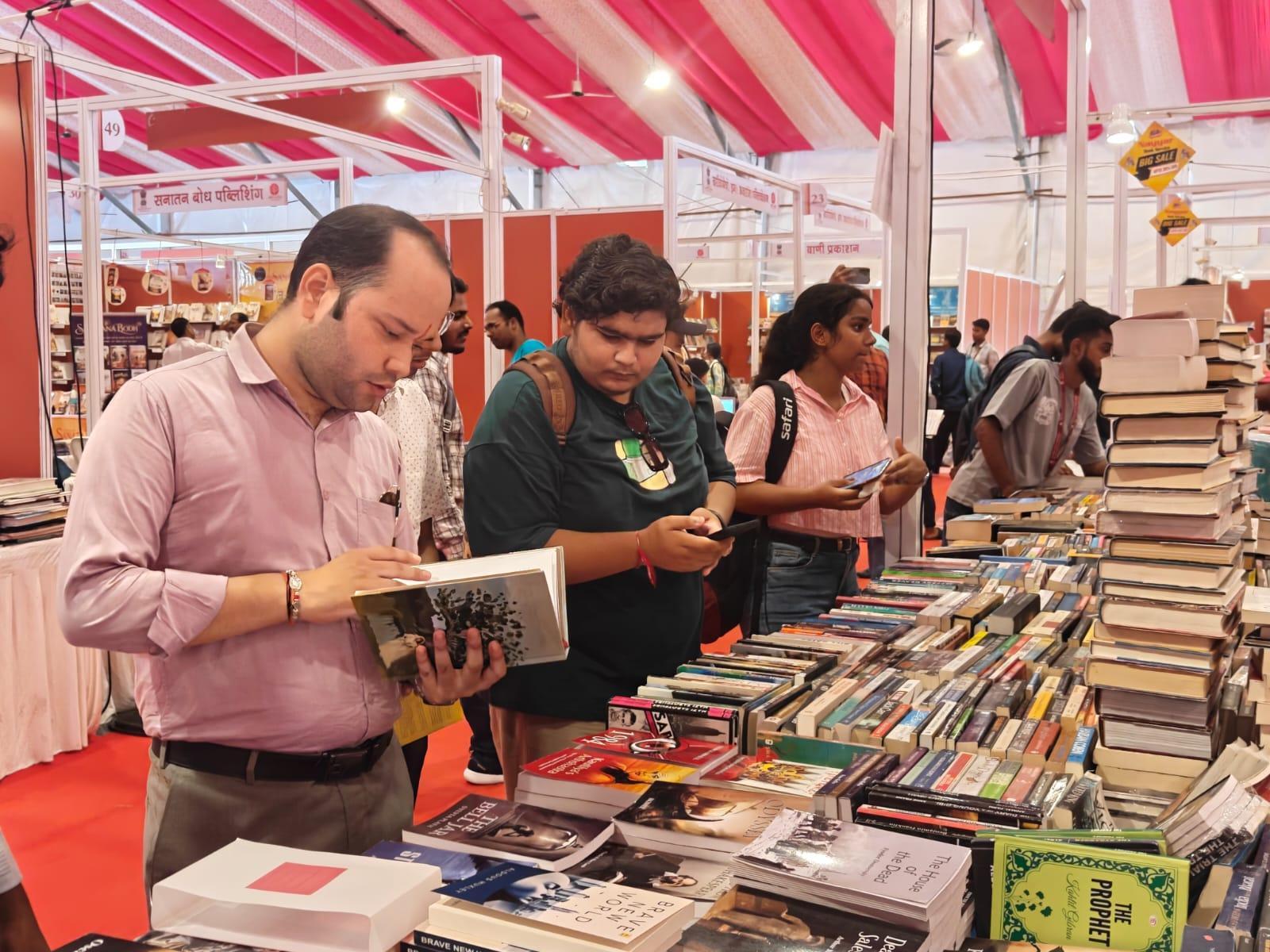 Literary Exploration of Comparative Theology Surges Among Urban Readers in Northern India