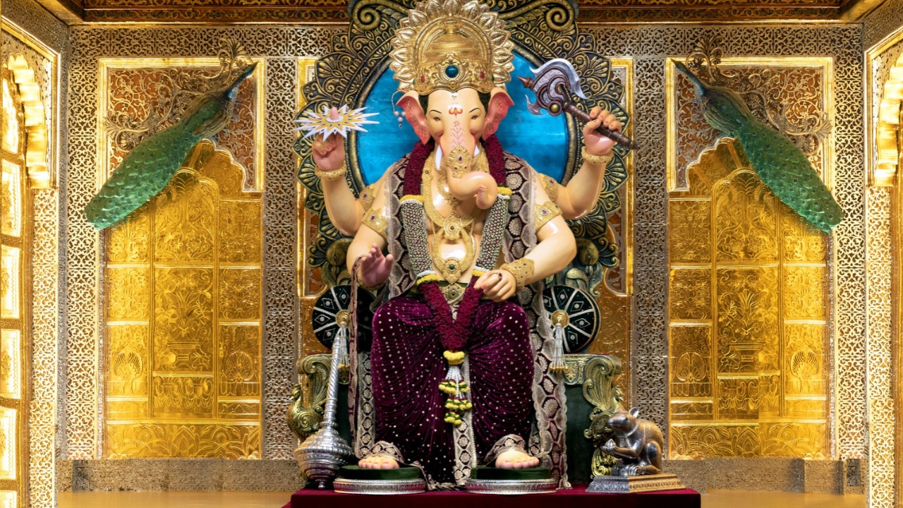 Lalbaugcha Raja Accumulates Millions in Offerings Within Days as Mumbai Festivities Peak