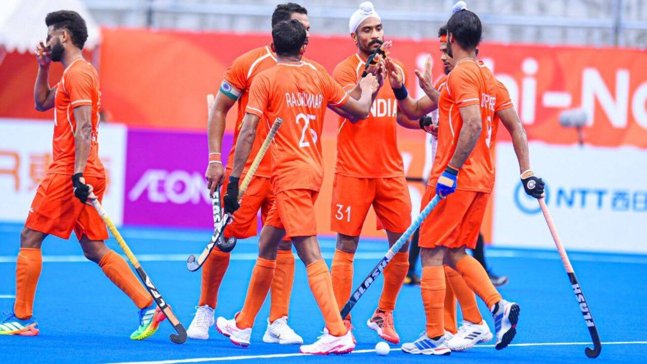 Hockey India's 'blue' promise goes up in smoke; Indian teams wear saffron at Asiad
