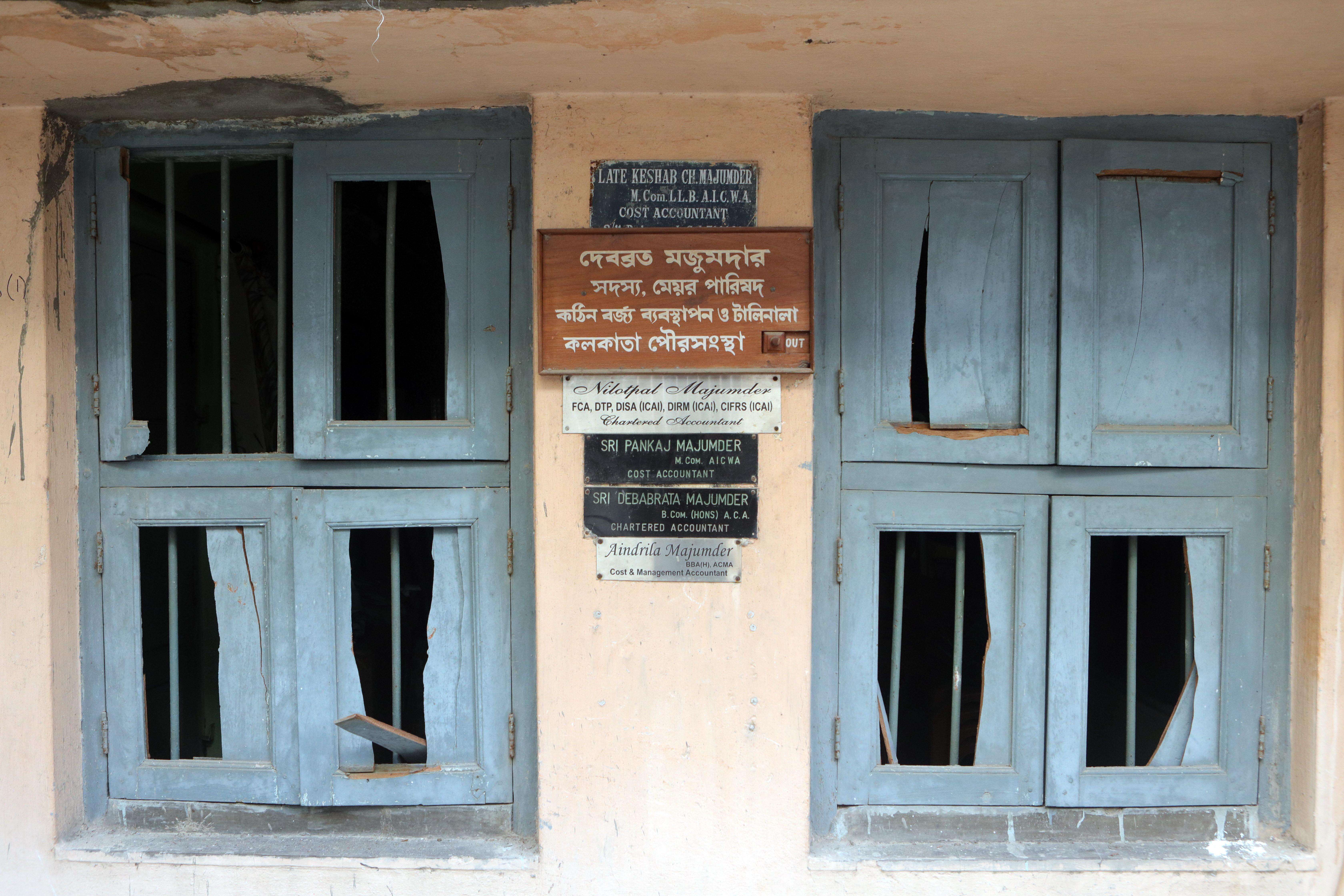 Political Office Raids Ignite Urban Unrest Across Seven Kolkata Wards