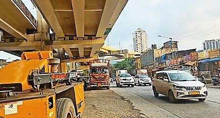 Man suffers serious head injuries after cement block from Metro 9 work site falls on him