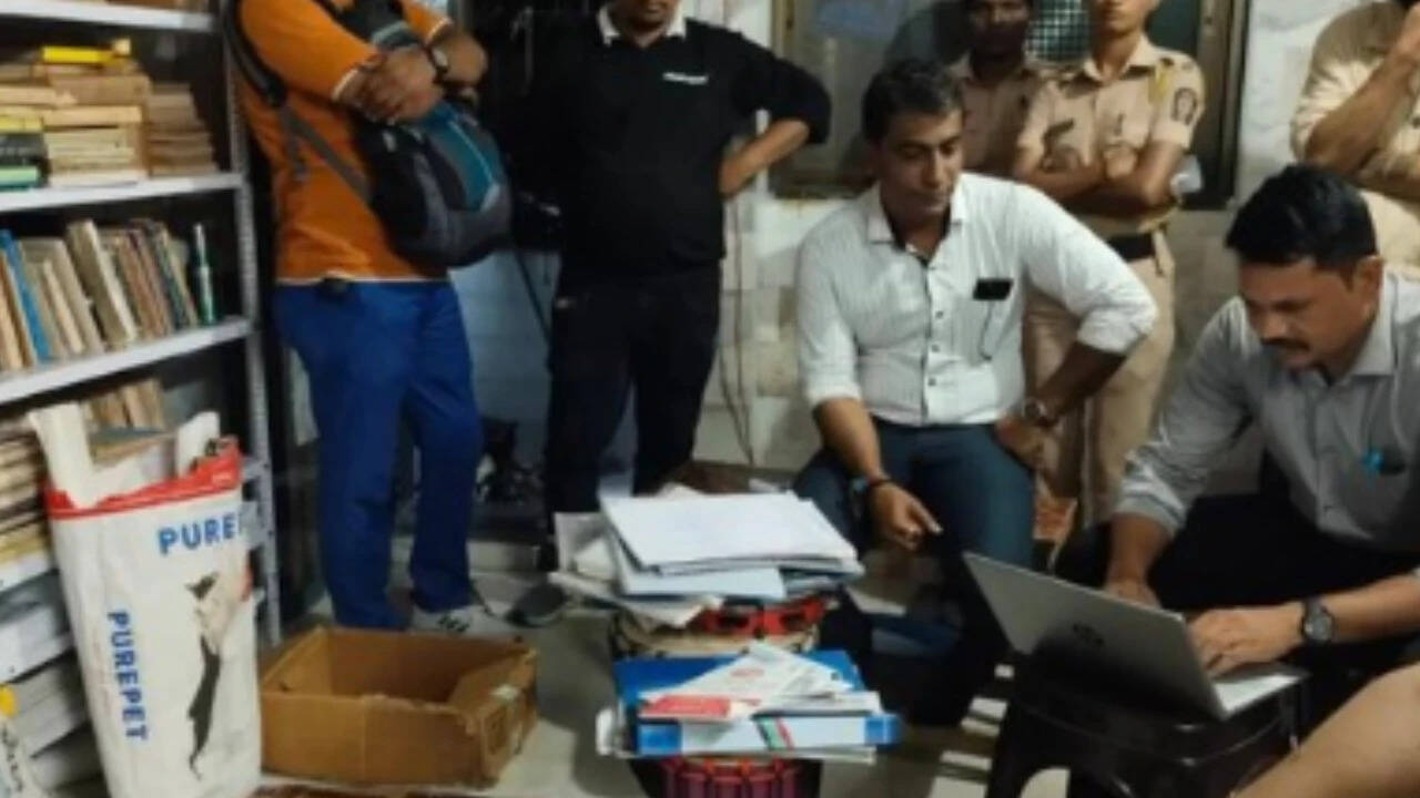 Mumbai student claims cops raid after taking part in pro-Palestine campaign