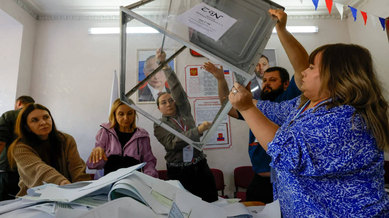 Putin-backed United Russia leads Duma polls at 57.5% as Ukraine war looms