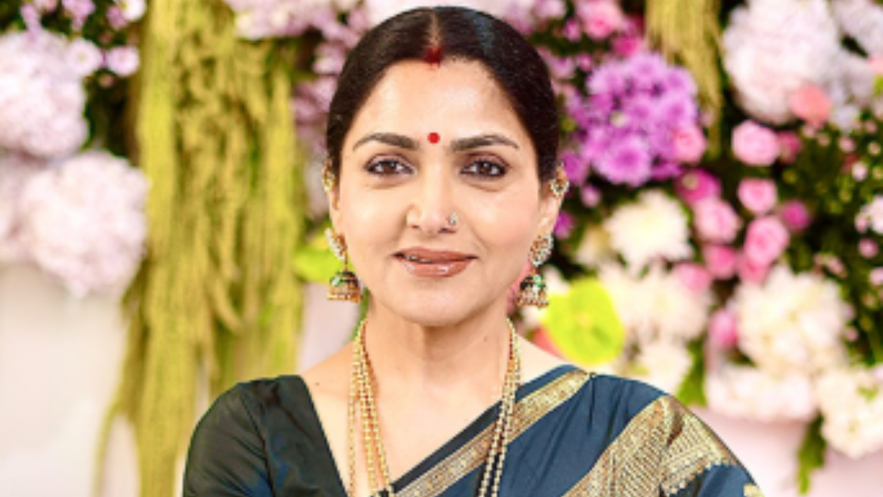 Khushbu Sundar marks 40 years in Tamil cinema, thanks fans and critics
