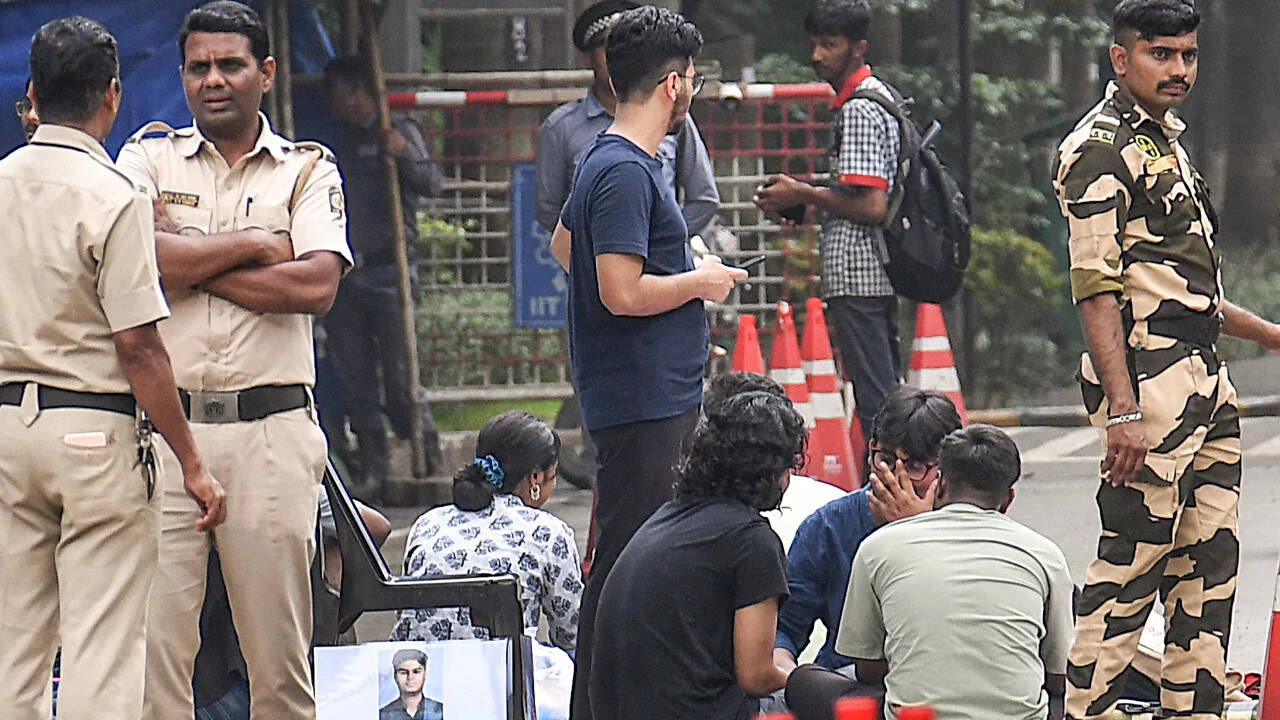 'We stand with Professor Suryanarayana Doolla, don’t condone cheating': IIT-Bombay students break silence