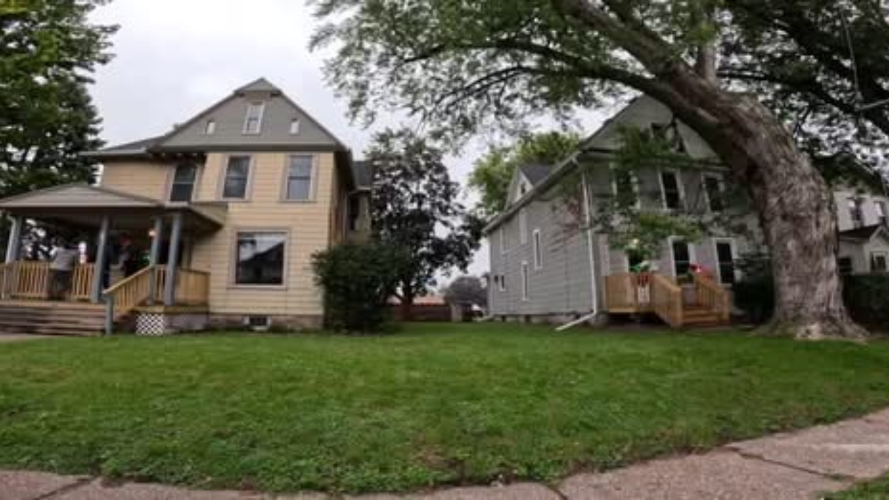 Two 100-year-old Iowa homes to be used as housing for two refugee families in Davenport