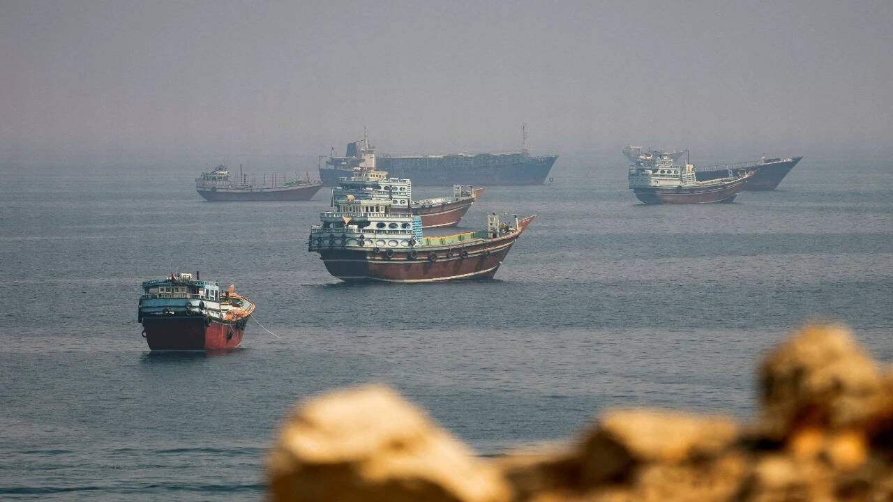 Iran ready reopen Hormuz within 7 days, negotiate if the US lifts blockade