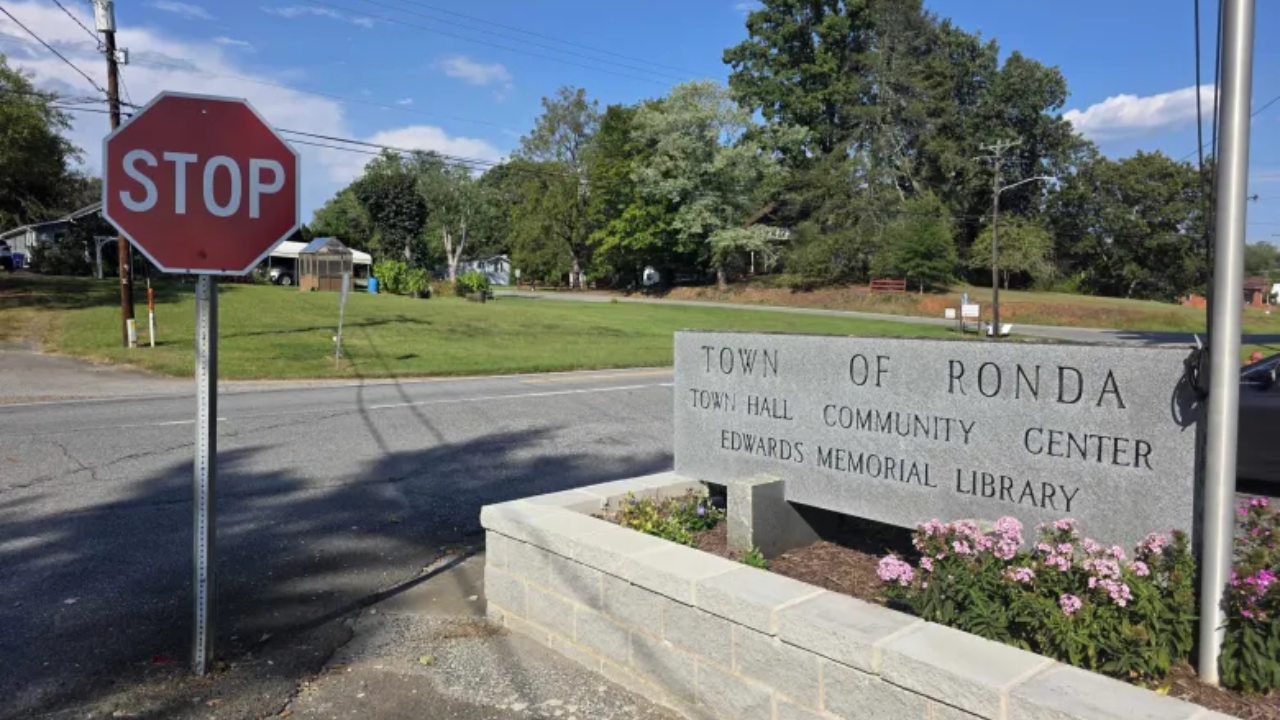 North Carolina town founded in 1907 votes to begin dissolving itself