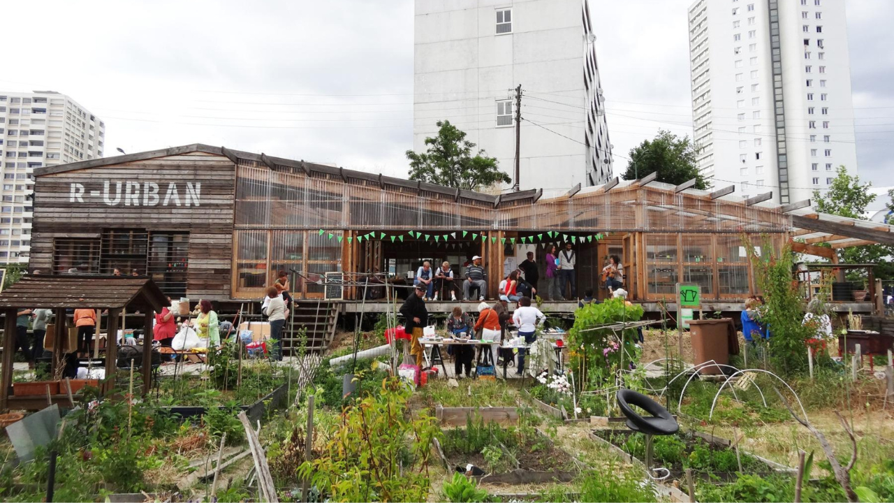London residents turn food scraps into sauna fuel as community sauna is tested