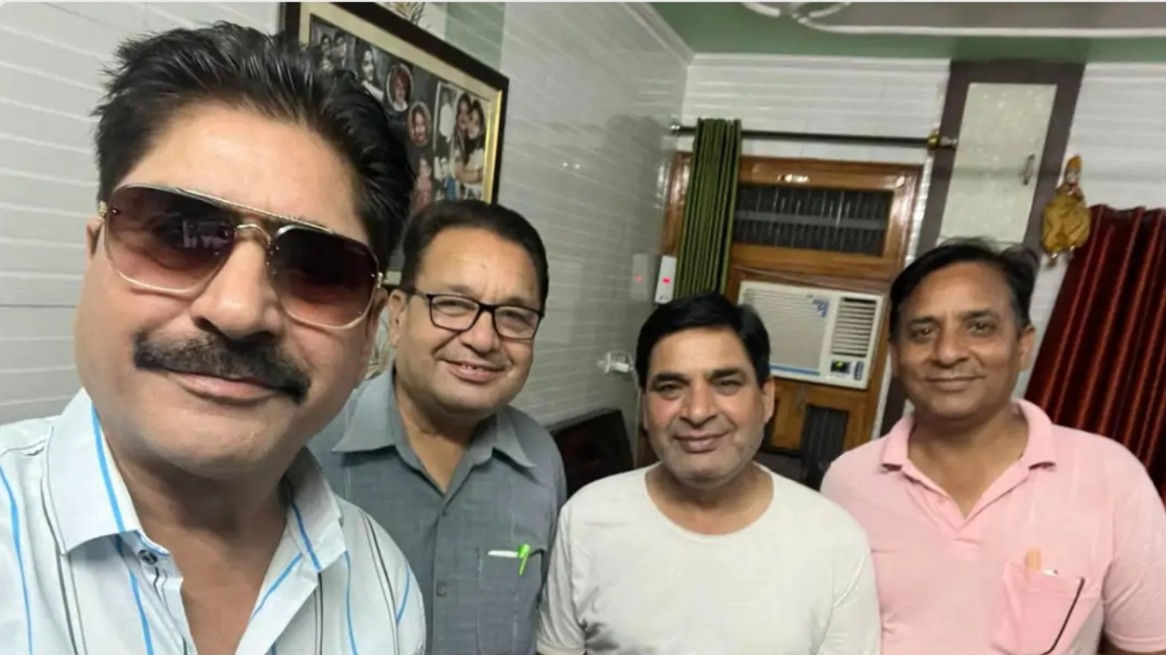 Actor Yashpal Sharma’s brother held for accepting Rs 3,000 bribe in Hisar